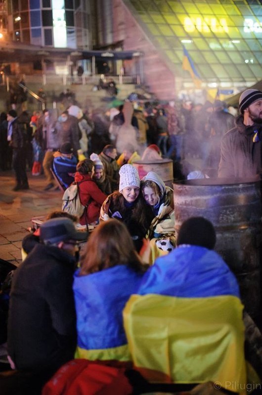 Фото за декілька хвилин до розігнання Майдану. ФОТО