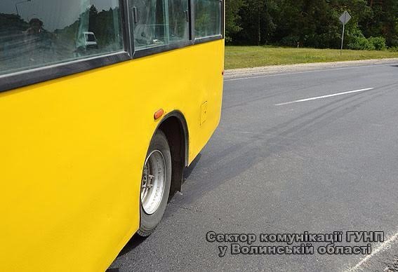 Під Луцьком у ДТП з маршруткою постраждала 29-річна пасажирка. ФОТО
