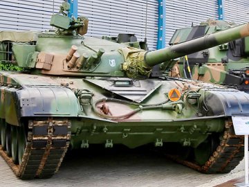 Польща передала Україні понад 200 танків