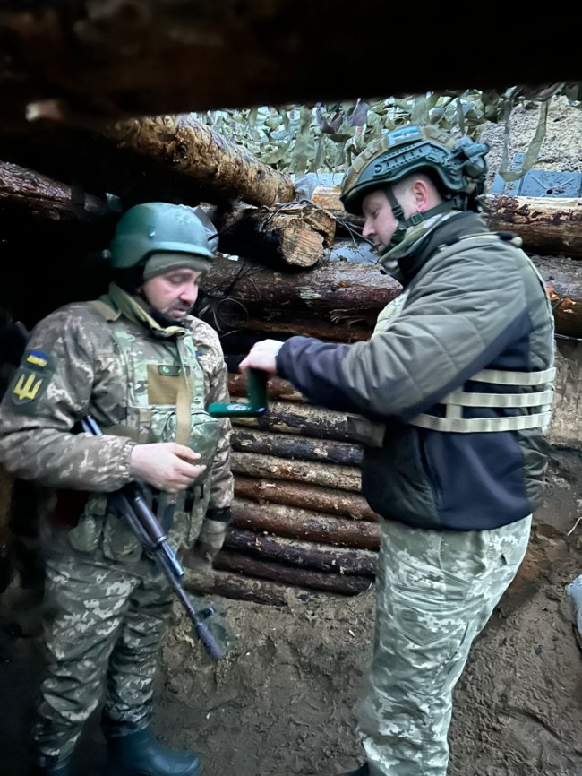 Волинські тероборонівці отримали нагороди на фронті. ФОТО