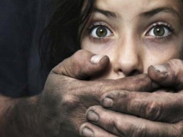 Депутата міськради на Волині підозрюють у розбещенні 15-річної дівчини