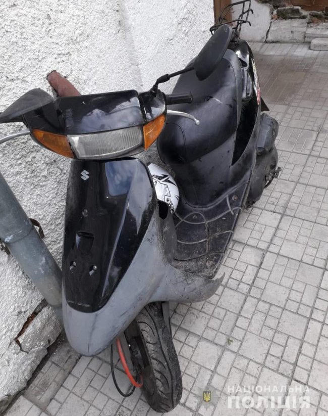 На Волині п'яний водій збив скутеристку та втік з місця ДТП: жінка – у лікарні