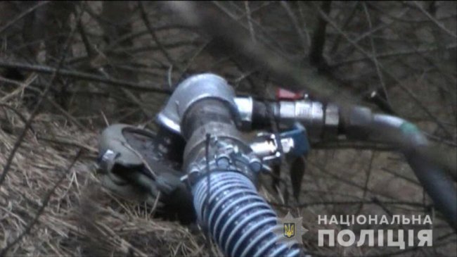 Двоє лучан крали нафту у Рівненській області. ФОТО