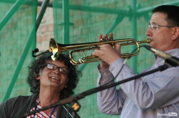 У Луцьку співають джаз до ночі