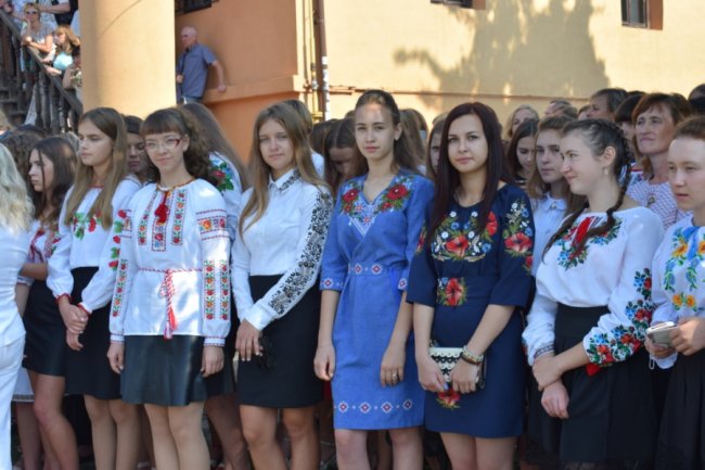 Першокурсників Луцького педколеджу посвятили у студенти. ФОТО