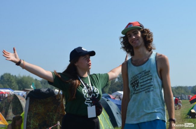 Спека в наметах і аншлаг у зоні купання: як фестивалить «Бандерштат». ФОТО