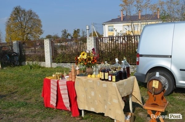 На Волині козаки і монахи допомагали воякам. ФОТО