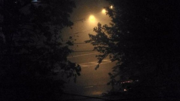 Небезпечний, але красивий. Мережу підкорюють чарівні фото одеського туману