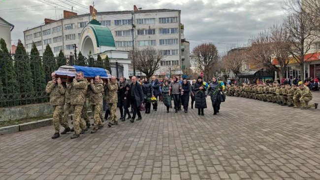 Сумний день: у Луцьку поховали двох загиблих Героїв