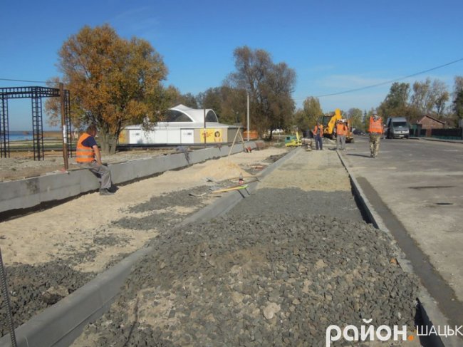 Показали, як розширюють набережну у Світязі. ФОТО