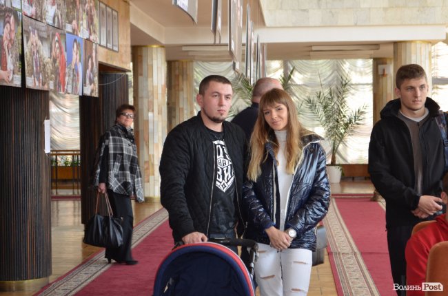 «Якби не війна»: у Луцьку відкрили фотовиставку 