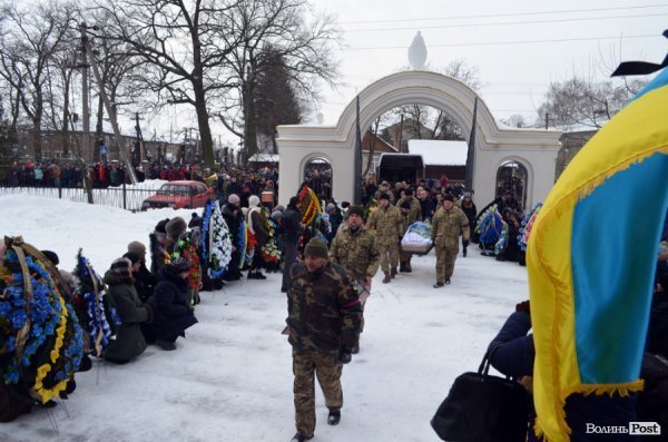 «Десантник пішов у небо»:  у Ківерцях поховали Героя Маріса Камінського