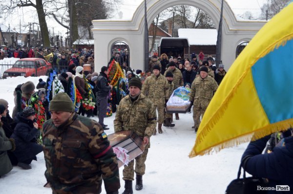 «Десантник пішов у небо»:  у Ківерцях поховали Героя Маріса Камінського
