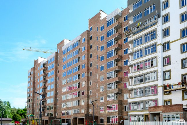 Як «росте» найяскравіший житловий комплекс Луцька: фотозвіт із будівництва «Caramel Residence»*