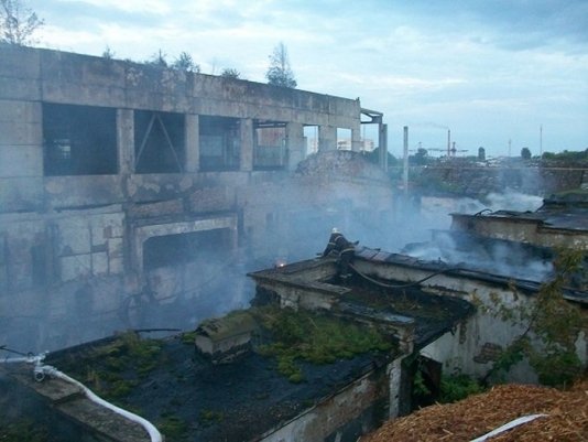 На Рівненщині горів деревообробний комбінат. ФОТО