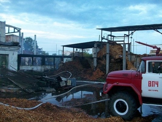 На Рівненщині горів деревообробний комбінат. ФОТО