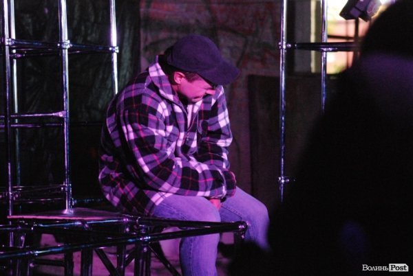 драма для дорослих «Метро»