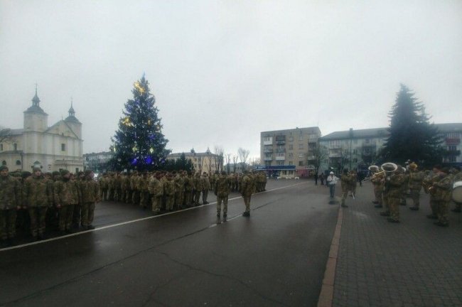 У Володимирі-Волинському розпочалася урочиста зустріч воїнів 14 ОМБР