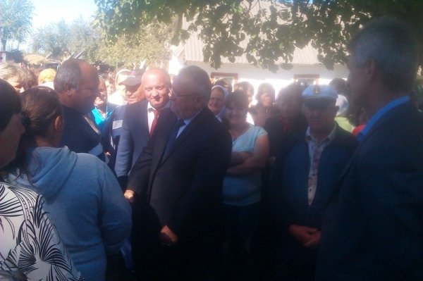 Як губернатор оглядав проблемну волинську школу. ФОТО. ВІДЕО