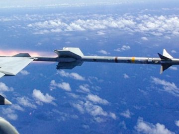 Канада надасть Україні ракети ближнього радіуса дії AIM-9