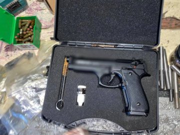 Волинські правоохоронці затримали торговця зброєю. ФОТО