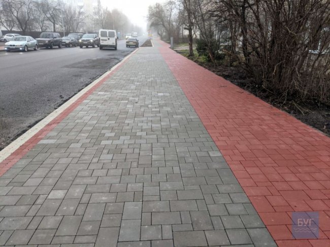 У місті на Волині підрядника змусили перекласти новеньку бруківку