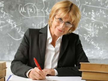 Українських вчителів хочуть перевести на контракти