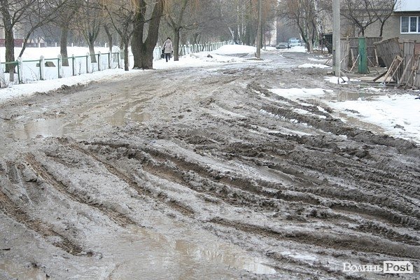 У Луцьку затопило вулицю Ветеранів. ФОТО