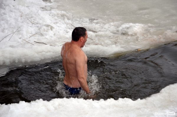 Лід, ополонка та Йорданська вода: Водохреще у Луцьку 