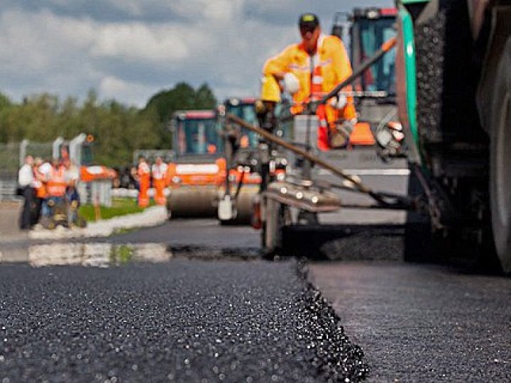 Коли в Україні почнуть ремонт доріг