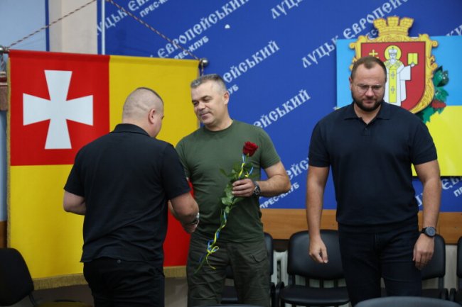 У Луцьку військовим вручили державні нагороди. ФОТО