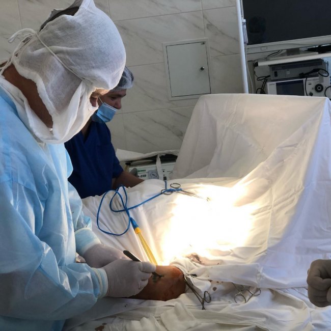 Гра у теніс закінчилася травмою: лікарі успішно прооперували руку волинянину