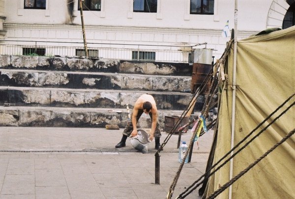 Люди, які досі на Майдані. ФОТО