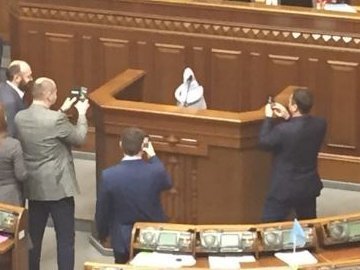 У Верховну Раду принесли Почекуна