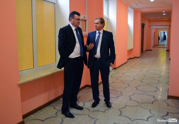 Начальник обласного управління охорони здоров’я Ігор Ващенюк та керівник обласного центру кардіоваскулярної патології та тромболізису Андрій Ягенський