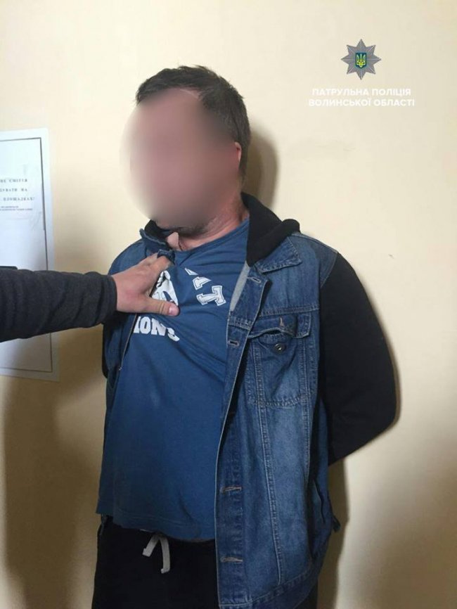 Спіймали «на гарячому»: у Луцьку затримали «домушників». ФОТО