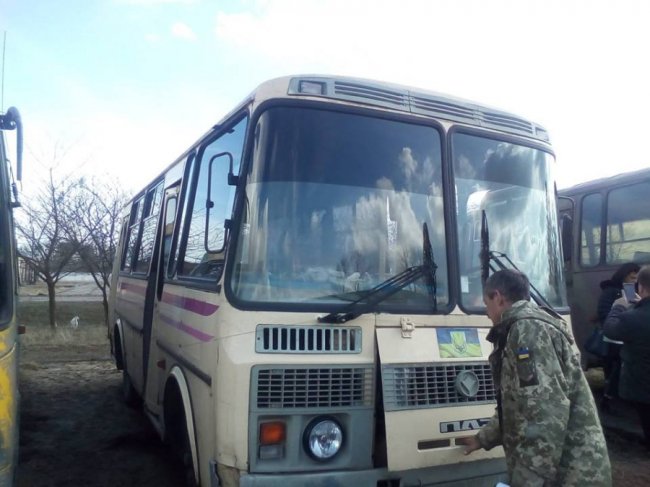 На Волинь  повернули шкільні автобуси з передової