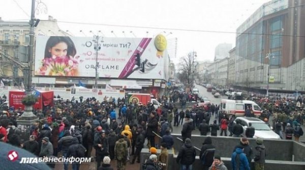 Як тітушки ходили розбирати майданівські барикади. ФОТО