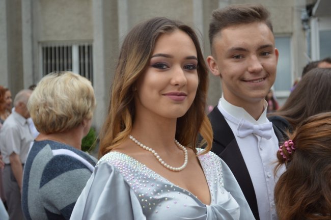 Бал випускників у Ковелі. ФОТО