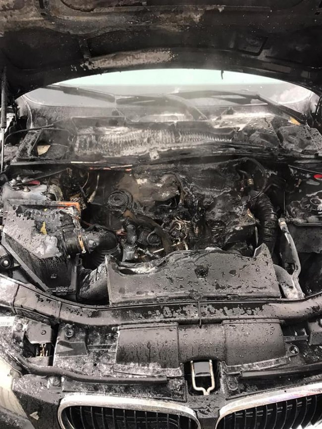 У Рівному під час руху загорівся ВMW. ФОТО