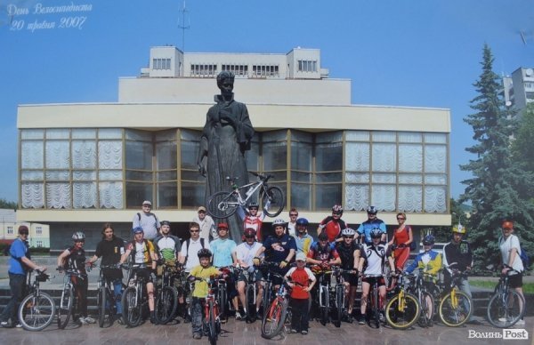 Велодень у Луцьку зібрав більше тисячі людей. ФОТО 