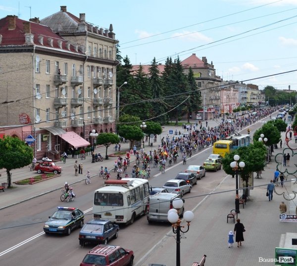 Велодень у Луцьку зібрав більше тисячі людей. ФОТО 
