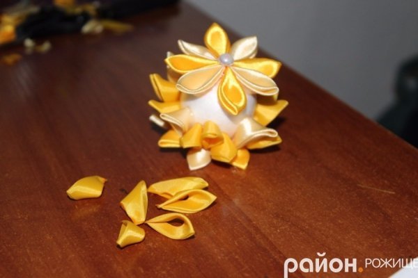 Волинська майстриня показала, як зробити новорічну іграшку власноруч 