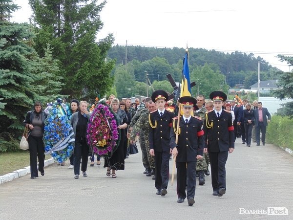 Поховали загиблого на Сході лучанина з «Айдару». ФОТО