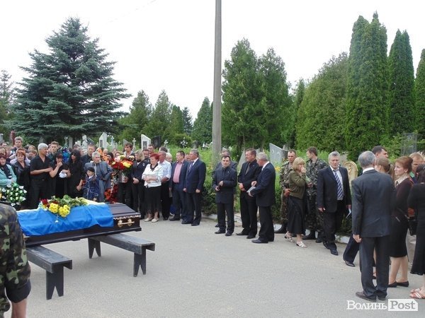 Поховали загиблого на Сході лучанина з «Айдару». ФОТО