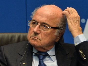 Президент ФІФА Блаттер відмовився добровільно йти у відставку