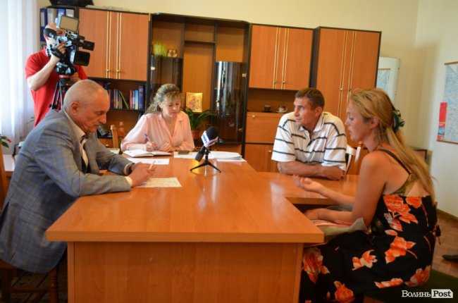 Чимало прохань і проблеми «не за адресою»: як Савченко приймав громадян