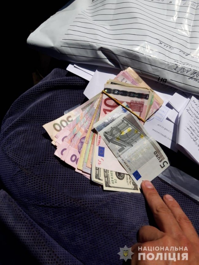 У Сумах наркотичний мак продавали під виглядом звичайного