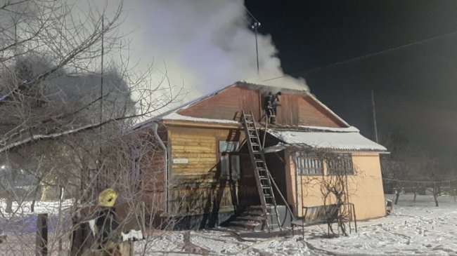 У місті на Волині  вночі горів дерев’яний будинок