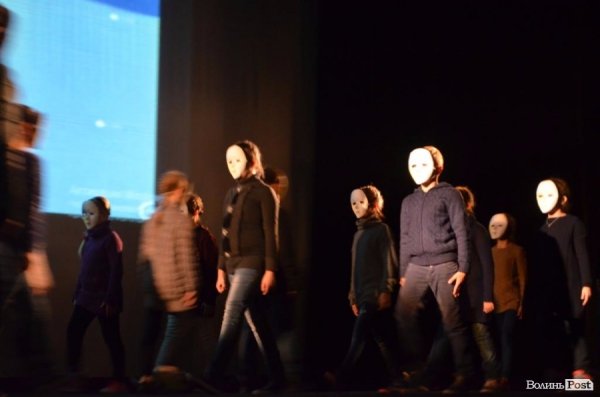 На сцені луцького театру розповіли трагічну історію з Майдану